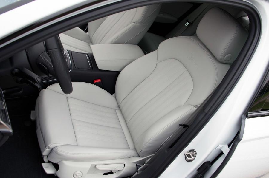 Интерьер Audi A6 TFSI Sedan (4G, C7) 2014 года  (WW) (фото 26 из 28)